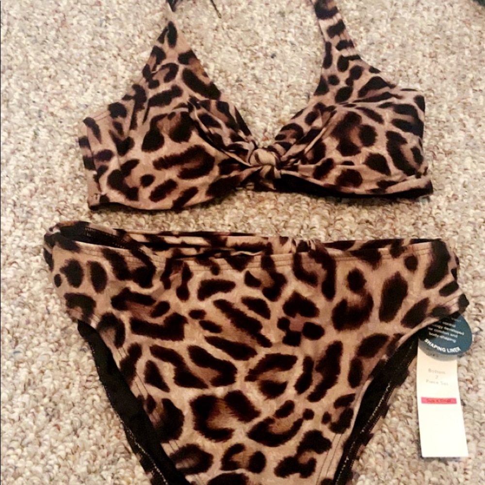 Carmen Marc Valvo bakini